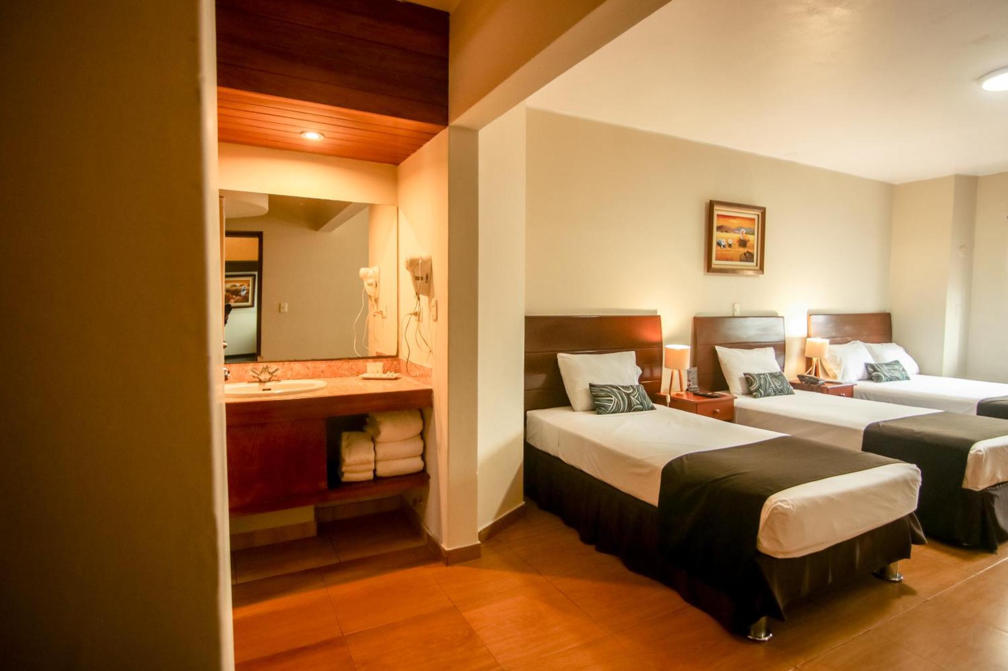 Epiqus Hotel 3*