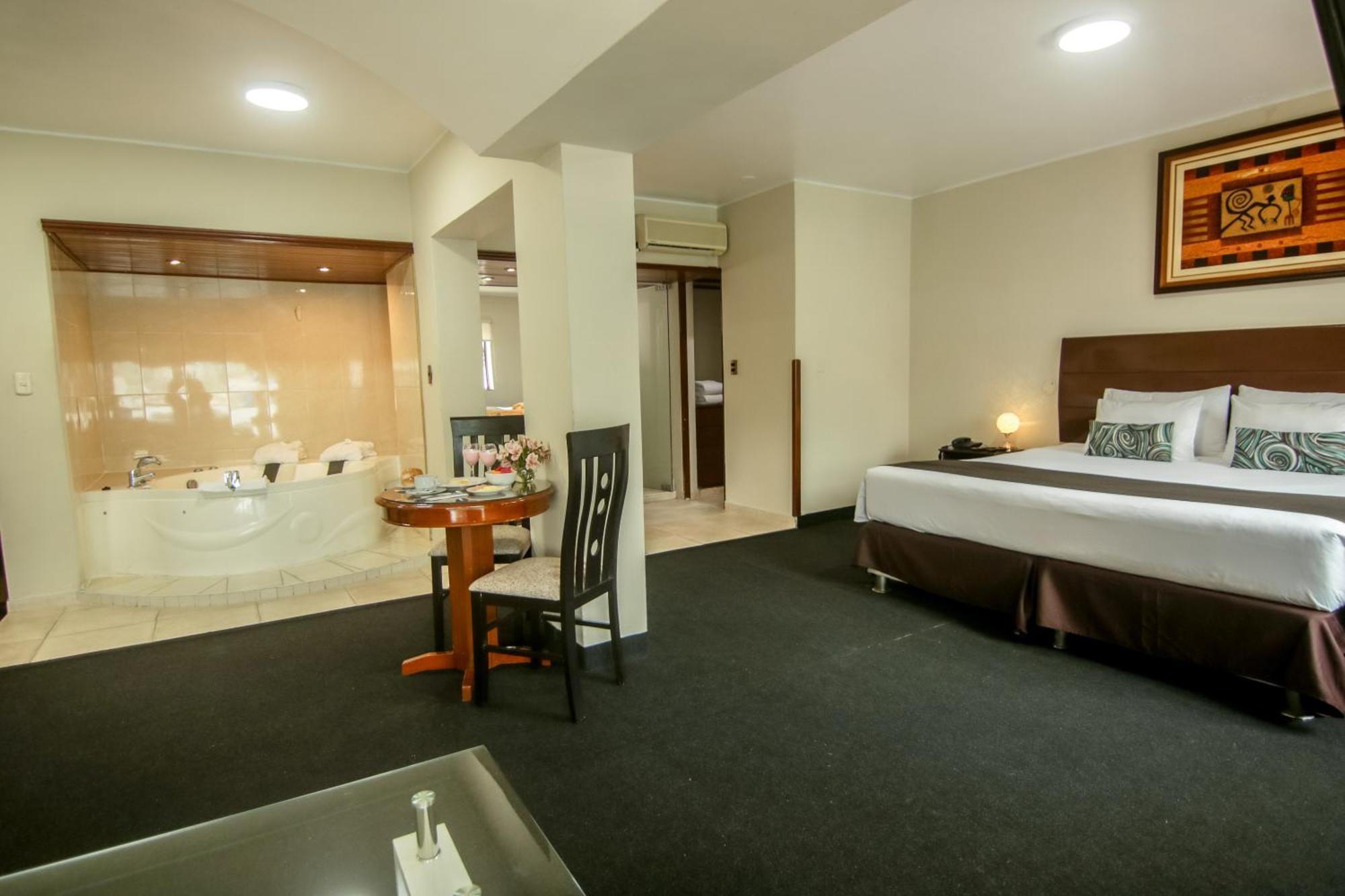 Epiqus Hotel